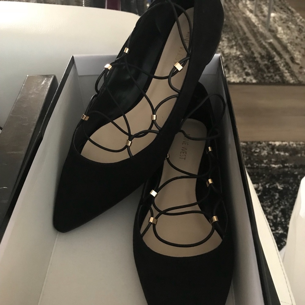 Nine West NWT black flats size 10